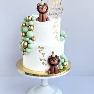 Cute lion cake